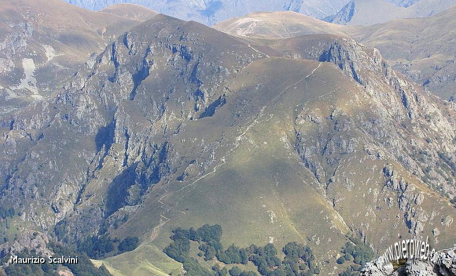 17 Zoom sul sentiero per il Rifugio Grassi.JPG